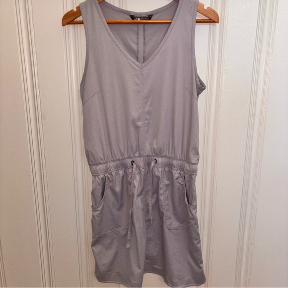 The North Face women’s small light gray sleeveless hiking dress camping nylon - Picture 1 of 10